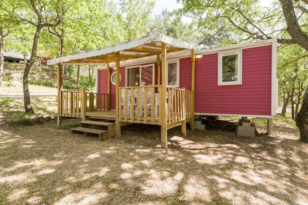 Camping Domaine De Chanteraine 弗尔东河畔莱萨莱 外观 照片
